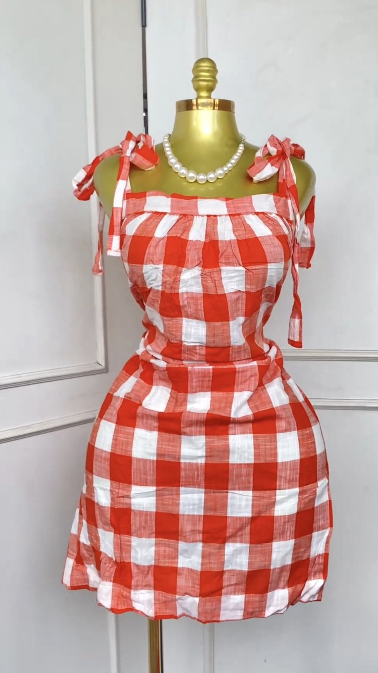 Boohoo red gingham skater mini dress 431 (40D)