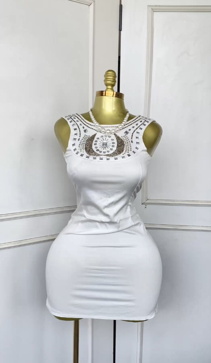 White chic mini dress B46 (40D)
