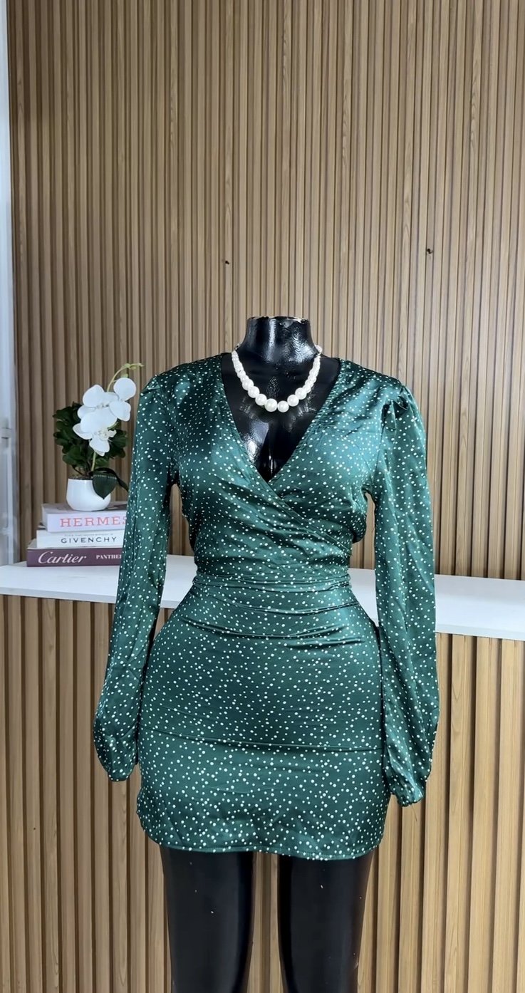Green&white dotted dress B320 (40D)